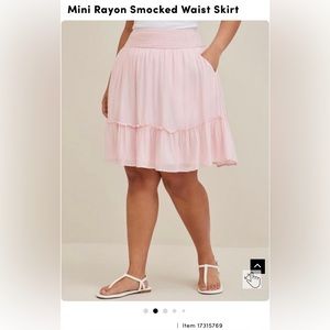 Torrid Mini Rayon Smocked Waist Skirt size 1 NWT